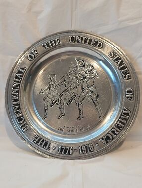 Vintage pewter decorative plate commemorating the United States 1776-1976